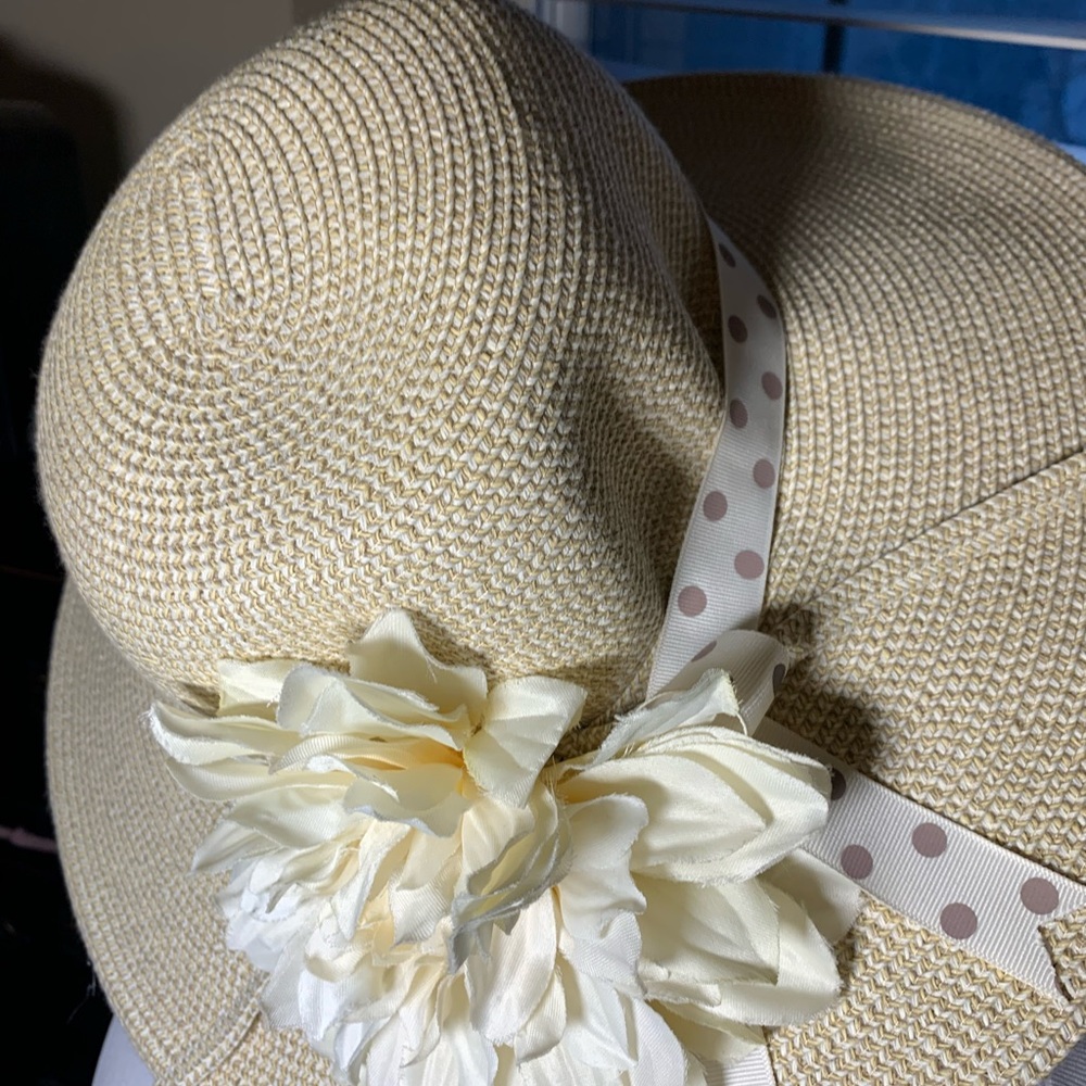 Cream Color Custom made Hat. Springtime - Picture 3 of 5